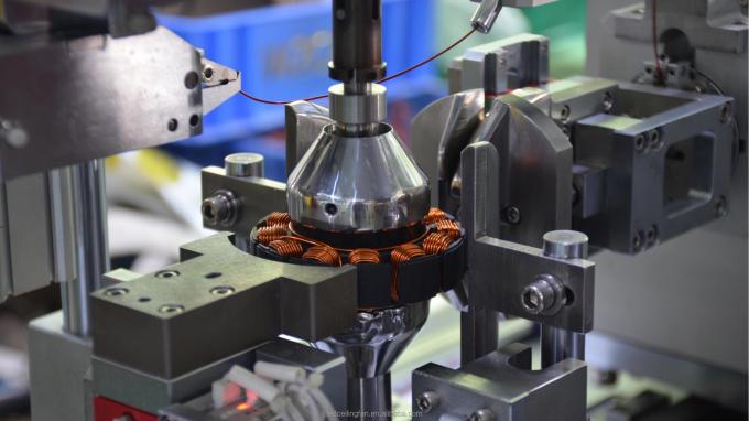 Wholesale, manufacturer, factory，batch,tailered, customized         Modern Acrylic Ceiling Fan Light Remote Control Dimmable LED Chandelier 6 Speed Quiet Motor Flush Mount For Living Room Bedroom 4